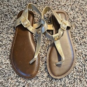 Metallic Gold Sandals with Buckle Straps